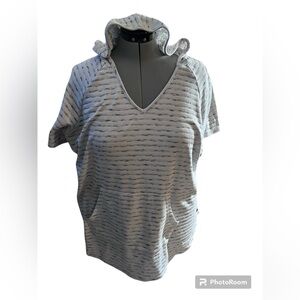 Women's Livi Active White with Gray Stripes Hooded Vneck  Pullover top Sz 26/28